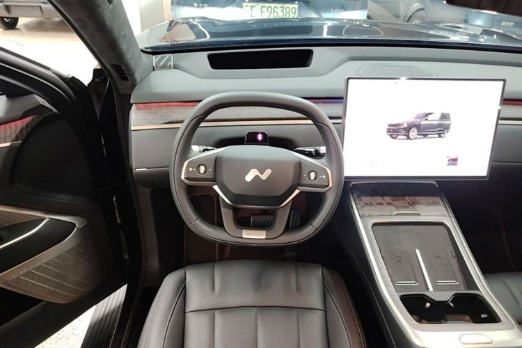 Used ONVO Luxeed L90 2025 Model—Ultra Six-Seater Version Steering Wheel