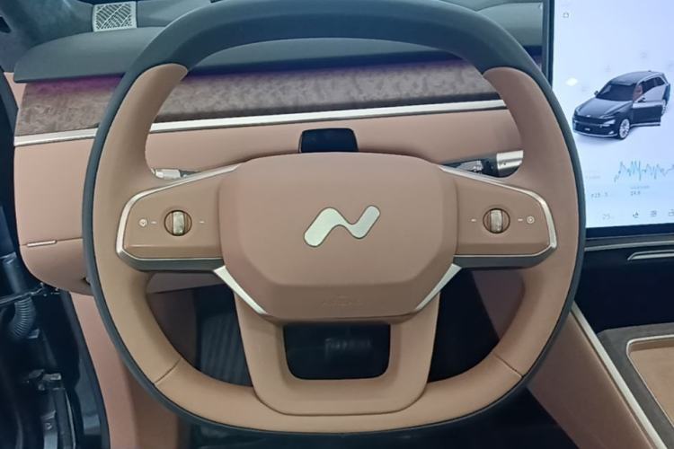 Used ONVO Luxeed L90 2025 Model—Ultra Six-Seater Version Steering Wheel