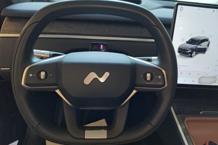 Used ONVO Luxeed L90 2025 Model—Ultra Six-Seater Version Steering Wheel