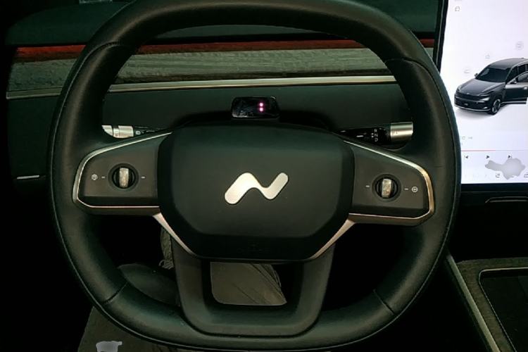 Used ONVO Luxeed L90 2025 Model—Ultra Six-Seater Version Steering Wheel
