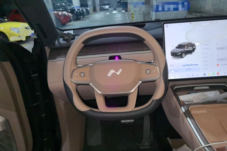 Used ONVO Luxeed L90 2025 Model—Ultra Six-Seater Version Steering Wheel