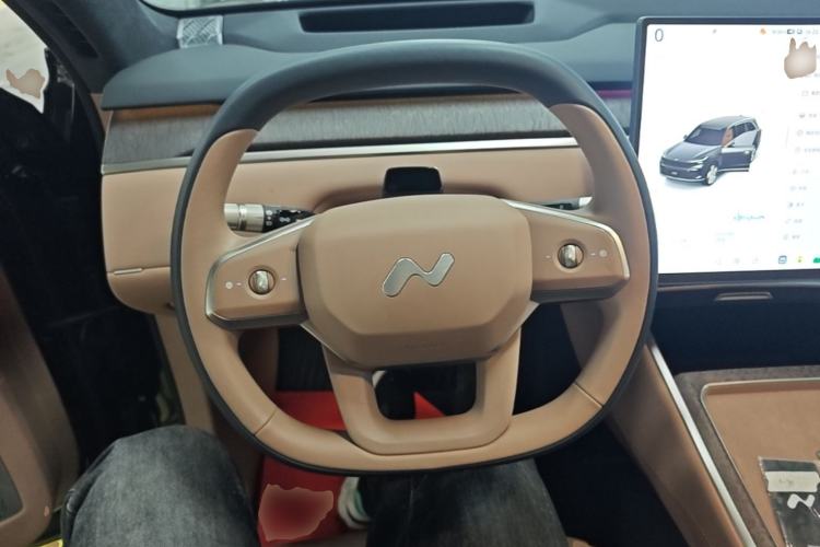 Used ONVO Luxeed L90 2025 Model—Ultra Six-Seater Version Steering Wheel