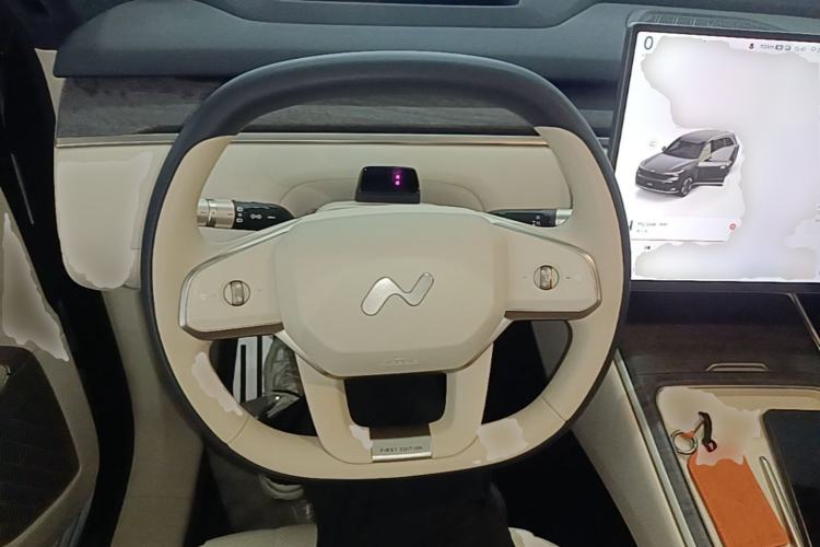 Used ONVO Luxeed L90 2025 Model—Ultra Six-Seater Version Steering Wheel