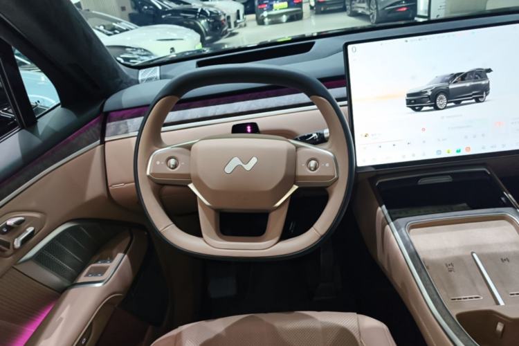 Used ONVO Luxeed L90 2025 Model—Max Six-Seater Version Steering Wheel