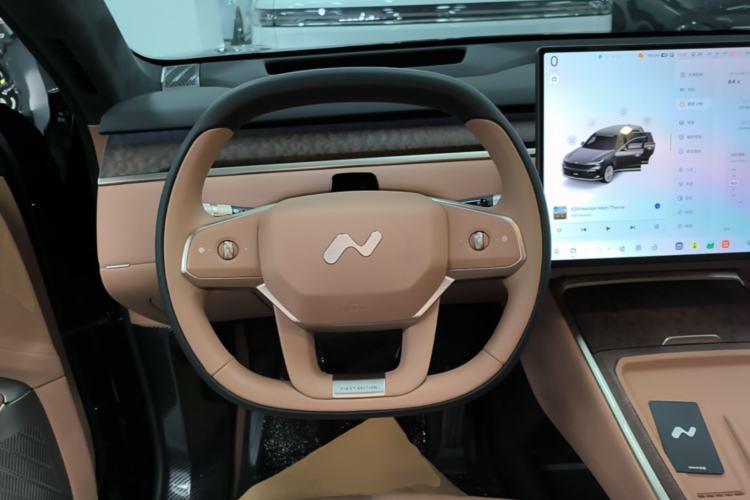 Used ONVO Luxeed L90 2025 Model—Ultra Six-Seater Version Steering Wheel