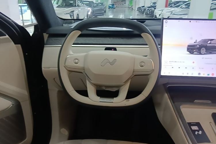 Used ONVO Luxeed L90 2025 Model—Ultra Six-Seater Version Steering Wheel