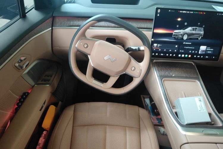 Used ONVO Luxeed L90 2025 Model—Ultra Six-Seater Version Steering Wheel