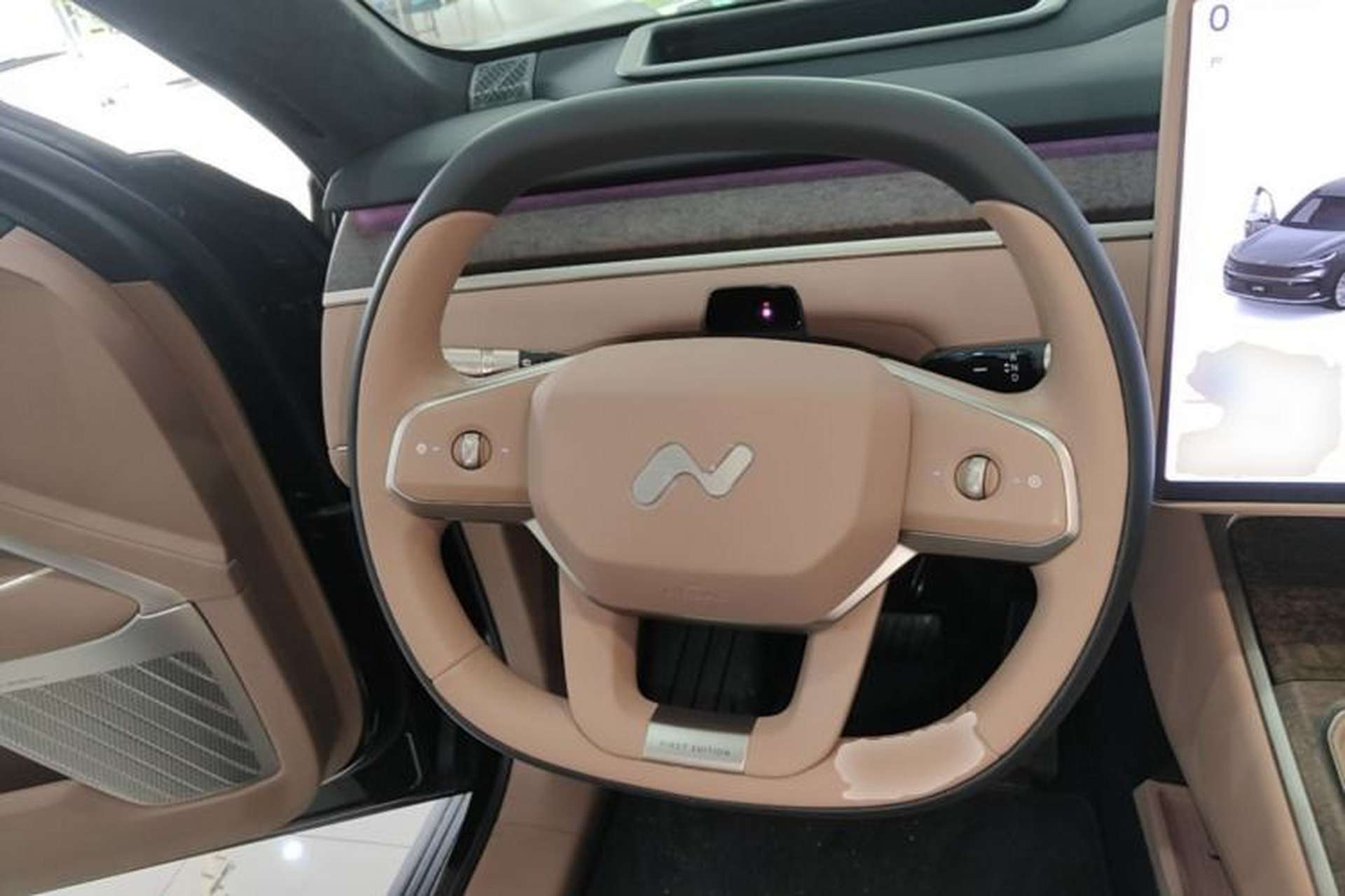 Used ONVO Luxeed L90 2025 Model—Ultra Six-Seater Version Steering Wheel