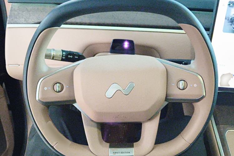 Used ONVO Luxeed L90 2025 Model—Ultra Six-Seater Version Steering Wheel