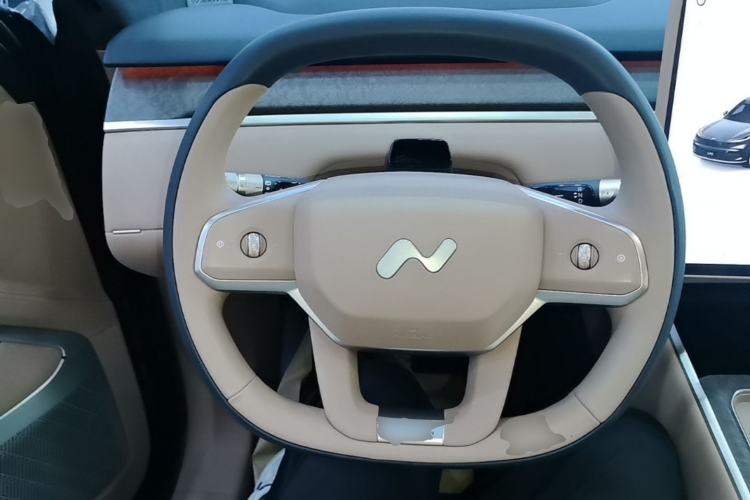 Used ONVO Luxeed L90 2025 Model—Ultra Six-Seater Version Steering Wheel