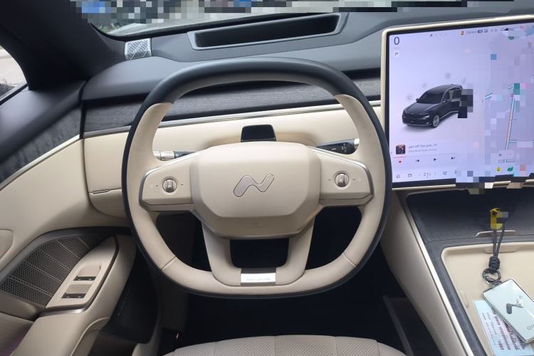 Used ONVO Luxeed L90 2025 Model—Ultra Six-Seater Version Steering Wheel