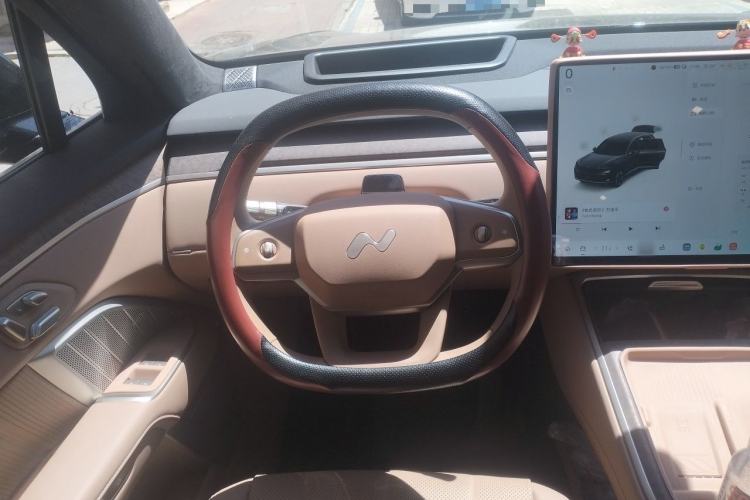 Used ONVO Luxeed L90 2025 Model—Ultra Six-Seater Version Steering Wheel