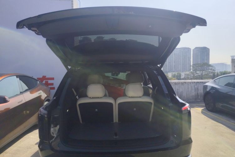 Used ONVO Luxeed L90 2025 Model—Ultra Six-Seater Version Trunk