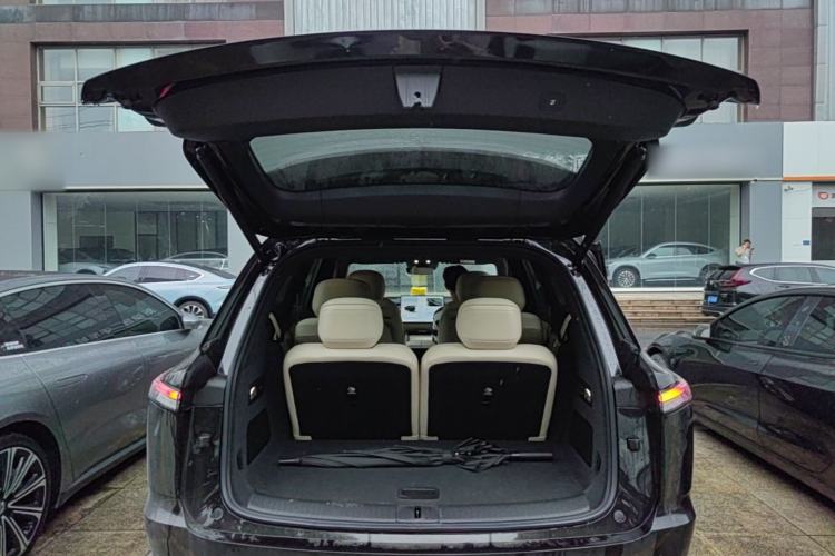 Used ONVO Luxeed L90 2025 Model—Ultra Six-Seater Version Trunk