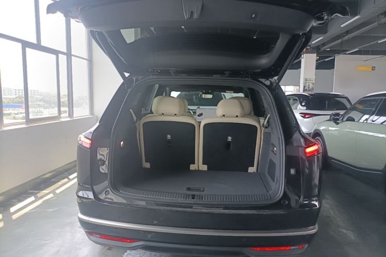 Used ONVO Luxeed L90 2025 Model—Ultra Six-Seater Version Trunk
