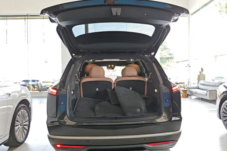 Used ONVO Luxeed L90 2025 Model—Ultra Six-Seater Version Trunk