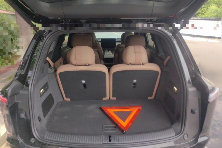Used ONVO Luxeed L90 2025 Model—Max Six-Seater Version Trunk