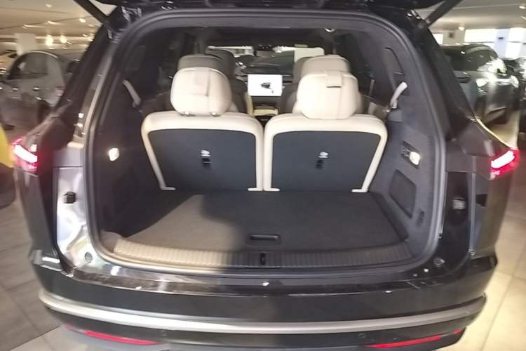 Used ONVO Luxeed L90 2025 Model—Max Six-Seater Version Trunk