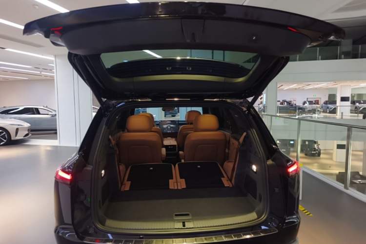Used ONVO Luxeed L90 2025 Model—Max Six-Seater Version Trunk
