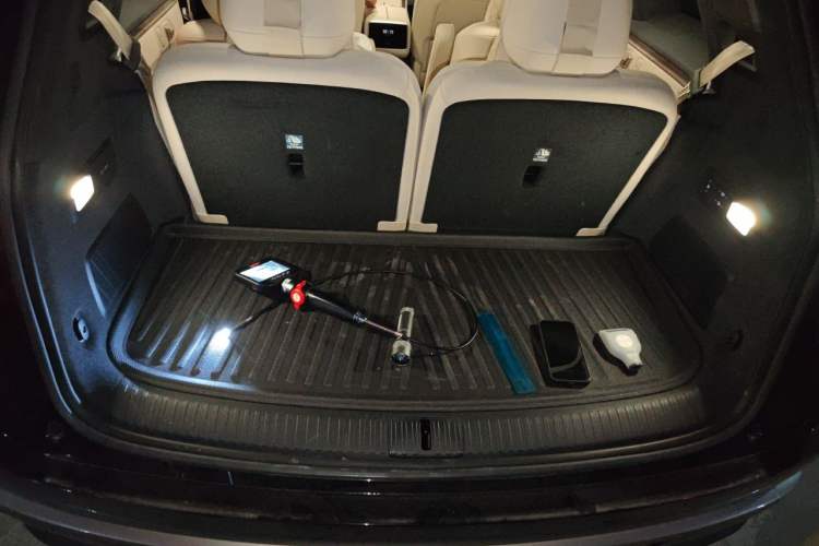 Used ONVO Luxeed L90 2025 Model—Max Six-Seater Version Trunk