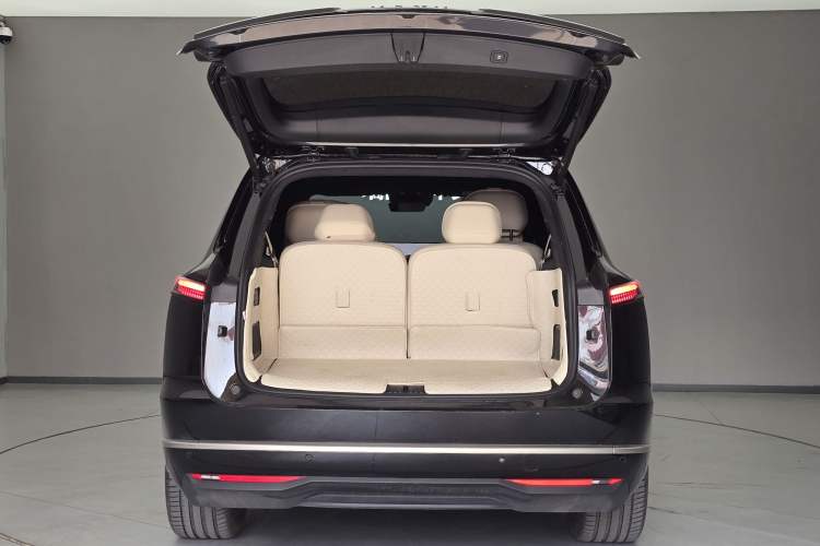 Used ONVO Luxeed L90 2025 Model—Ultra Six-Seater Version Trunk