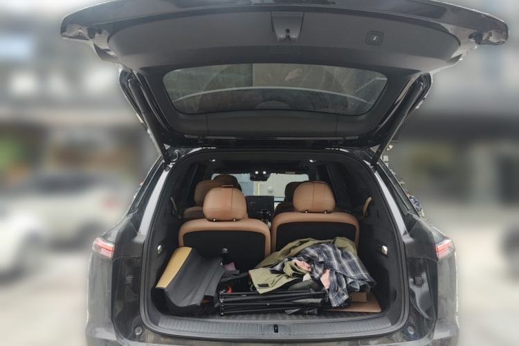 Used ONVO Luxeed L90 2025 Model—Max Six-Seater Version Trunk