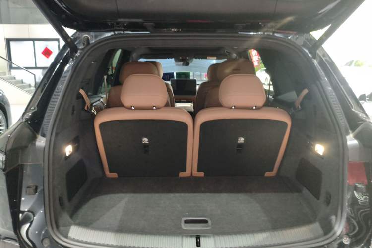 Used ONVO Luxeed L90 2025 Model—Max Six-Seater Version Trunk