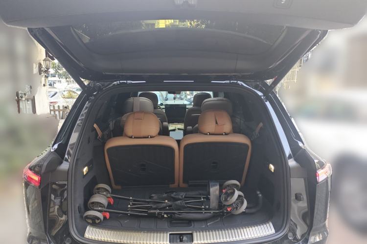 Used ONVO Luxeed L90 2025 Model—Ultra Six-Seater Version Trunk