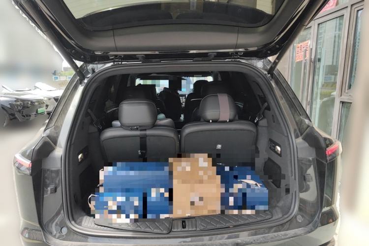 Used ONVO Luxeed L90 2025 Model—Ultra Six-Seater Version Trunk