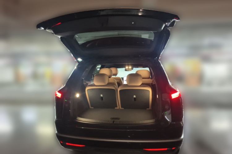 Used ONVO Luxeed L90 2025 Model—Ultra Six-Seater Version Trunk