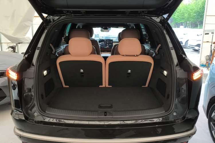 Used ONVO Luxeed L90 2025 Model Max Six-Seater 60-degree Battery Edition Trunk