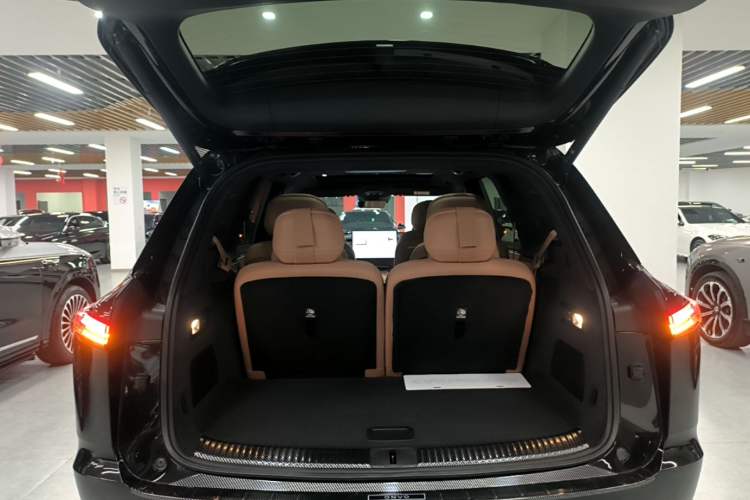 Used ONVO Luxeed L90 2025 Model—Ultra Six-Seater Version Trunk