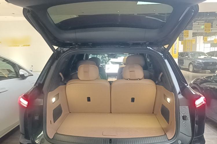 Used ONVO Luxeed L90 2025 Model—Black Knight Special Edition—Six-Seater Trunk