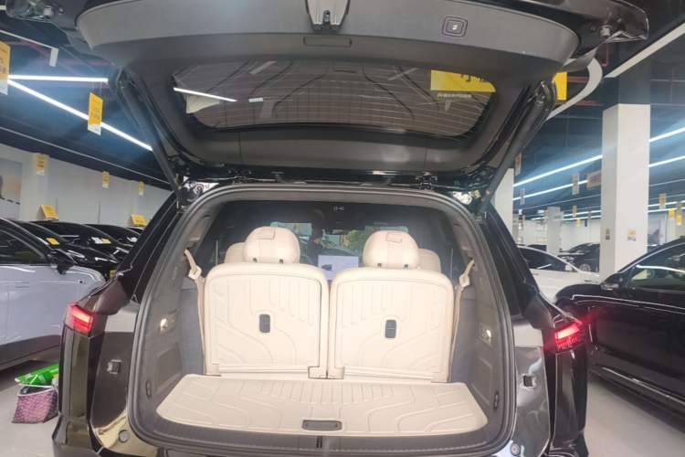 Used ONVO Luxeed L90 2025 Model—Max Six-Seater Version Trunk