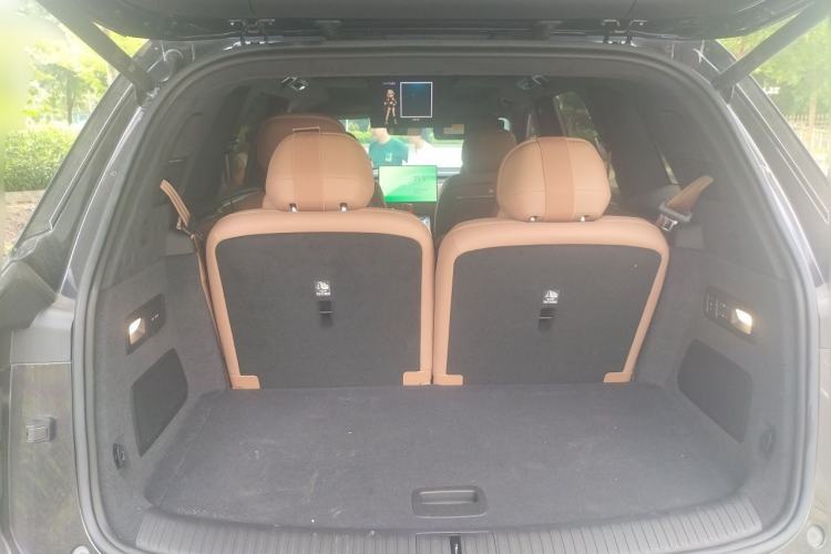 Used ONVO Luxeed L90 2025 Model—Max Six-Seater Version Trunk