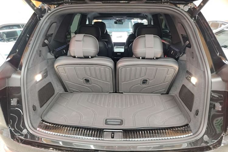 Used ONVO Luxeed L90 2025 Model—Ultra Six-Seater Version Trunk