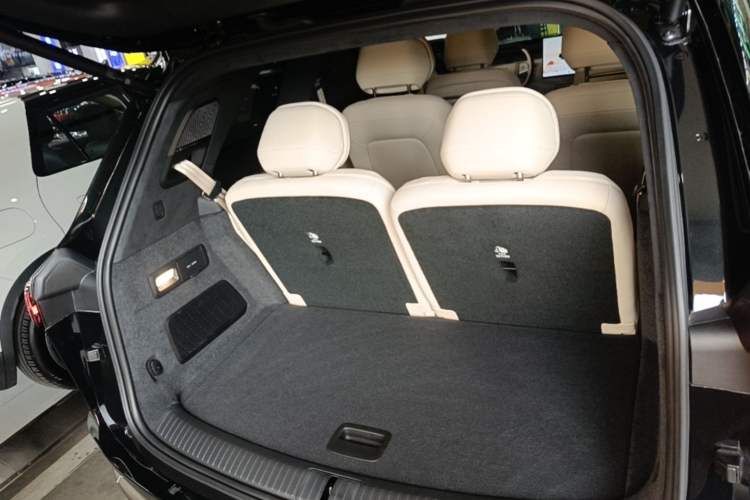 Used ONVO Luxeed L90 2025 Model—Ultra Six-Seater Version Trunk