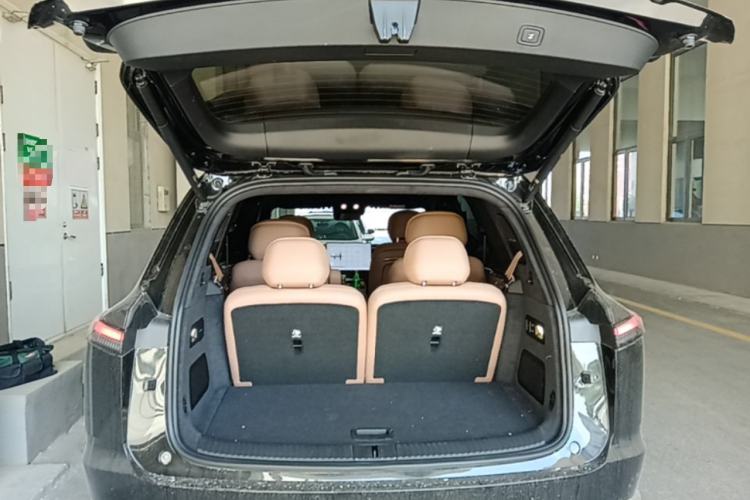 Used ONVO Luxeed L90 2025 Model—Ultra Six-Seater Version Trunk