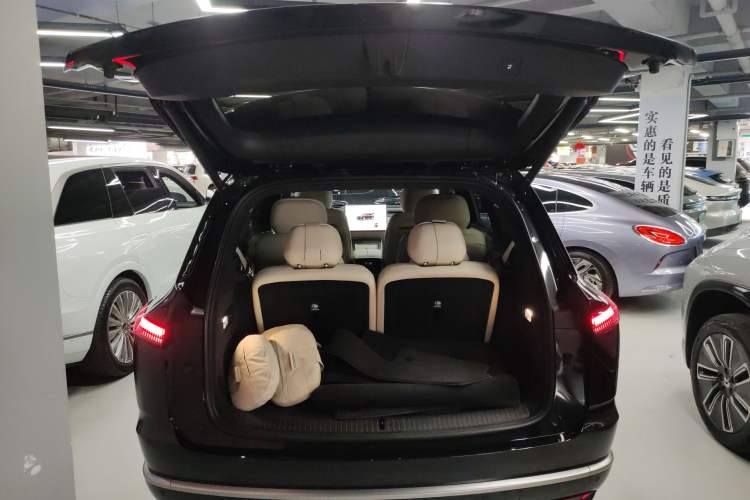 Used ONVO Luxeed L90 2025 Model—Ultra Six-Seater Version Trunk