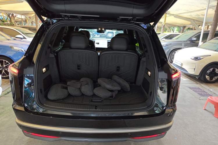Used ONVO Luxeed L90 2025 Model—Ultra Six-Seater Version Trunk