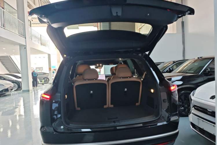 Used ONVO Luxeed L90 2025 Model—Max Six-Seater Version Trunk
