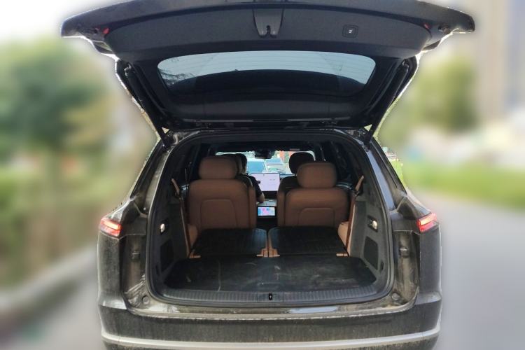Used ONVO Luxeed L90 2025 Model—Max Six-Seater Version Trunk