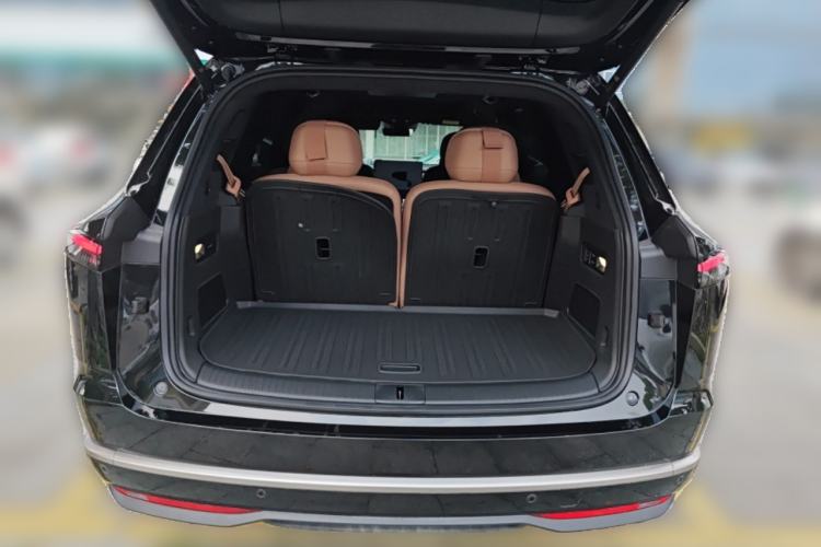 Used ONVO Luxeed L90 2025 Model—Ultra Six-Seater Version Trunk