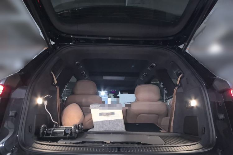 Used ONVO Luxeed L90 2025 Model—Ultra Six-Seater Version Trunk