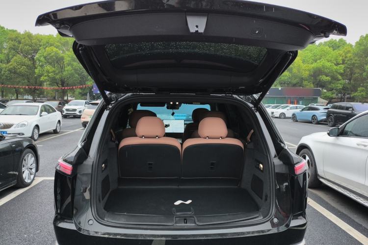 Used ONVO Luxeed L90 2025 Model—Ultra Six-Seater Version Trunk