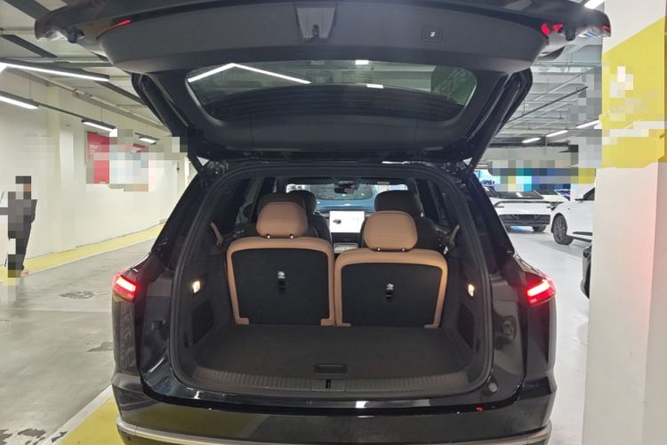Used ONVO Luxeed L90 2025 Model—Ultra Six-Seater Version Trunk