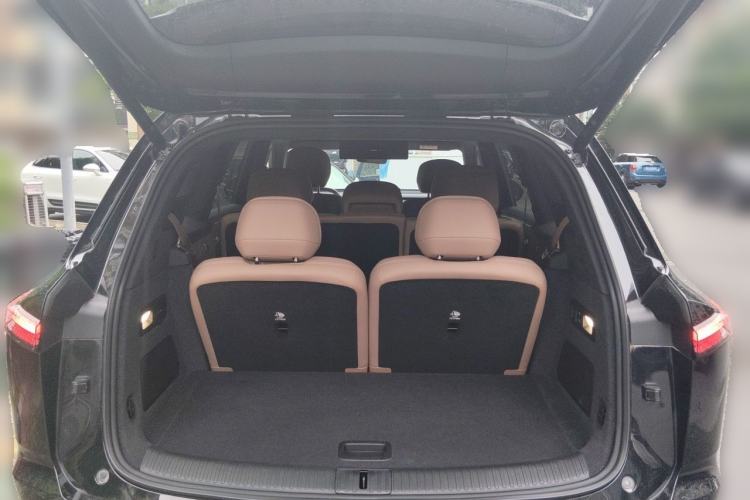 Used ONVO Luxeed L90 2025 Model—Max Seven-Seater Version Trunk