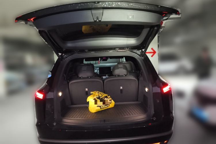 Used ONVO Luxeed L90 2025 Model—Pro Six-Seater Version Trunk