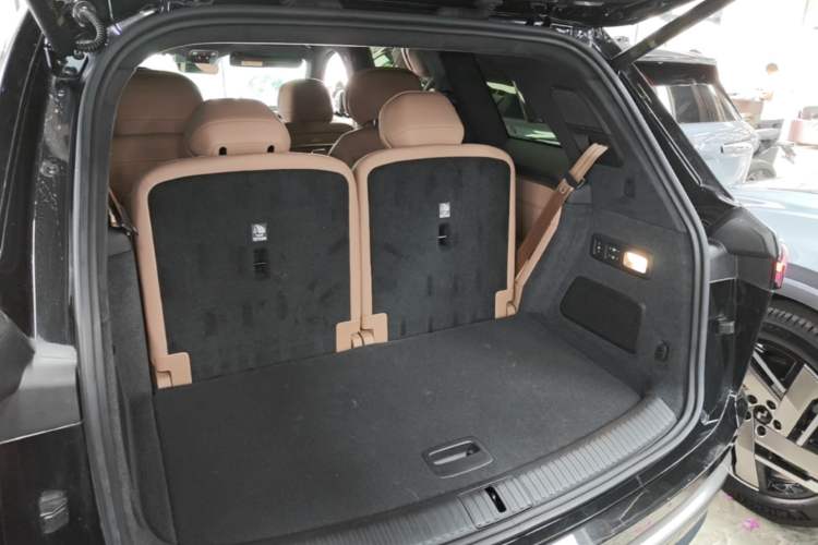 Used ONVO Luxeed L90 2025 Model—Max Six-Seater Version Trunk