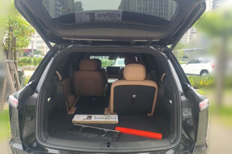 Used ONVO Luxeed L90 2025 Model—Ultra Six-Seater Version Trunk